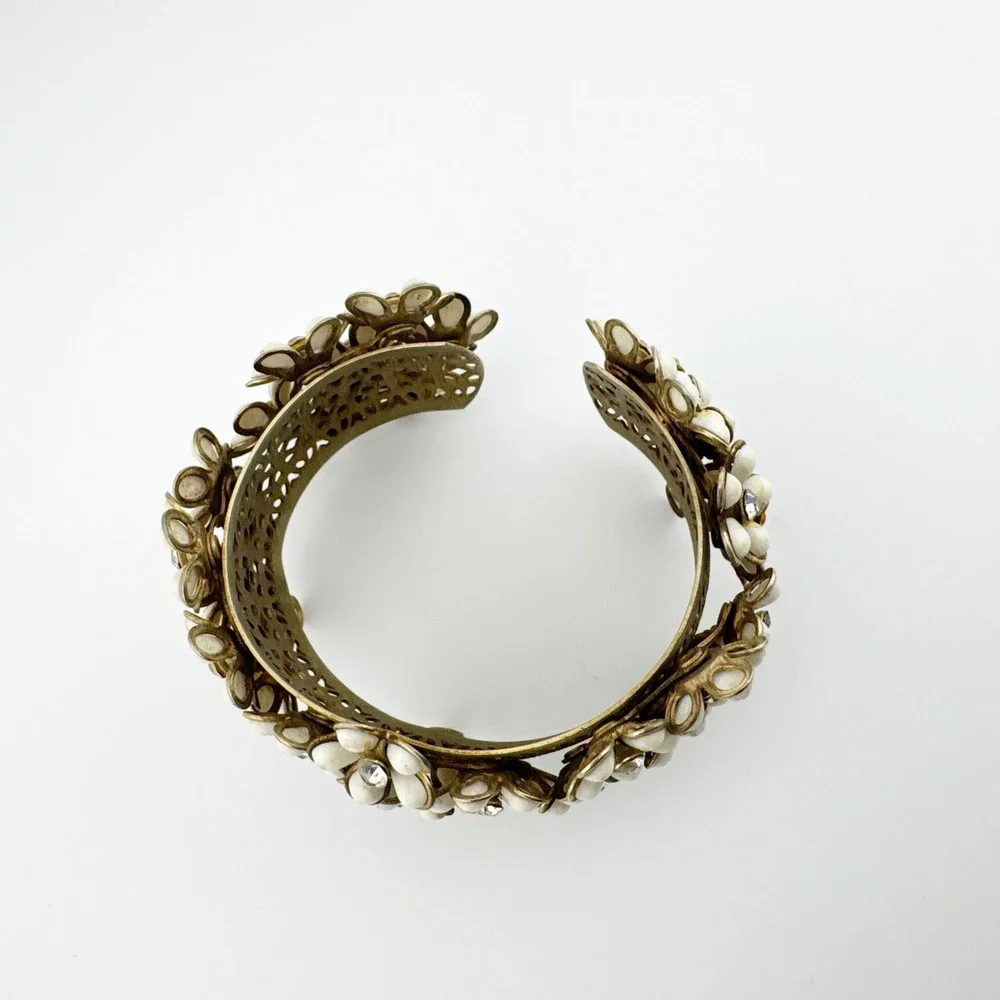 Vintage‎ Floral Rhinestone Cuff Bracelet White Enamel Flowers Gold Tone Bangle